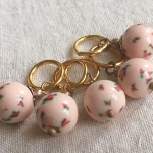 Summer Roses Pink stitch markers
