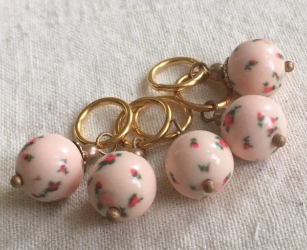 Summer Roses Pink stitch markers